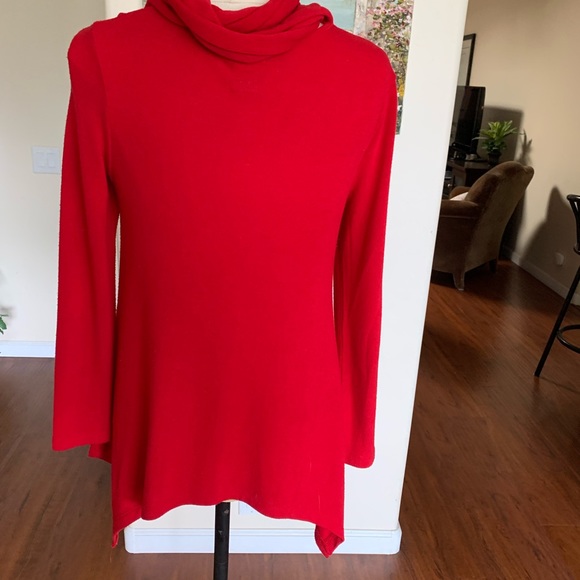 BUNDLE 2 OR MORE FOR THIS Tunic with matching scarf. - Picture 4 of 5